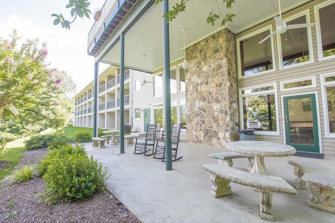 Lake Chatuge Lodge Hiawassee Eksteriør billede